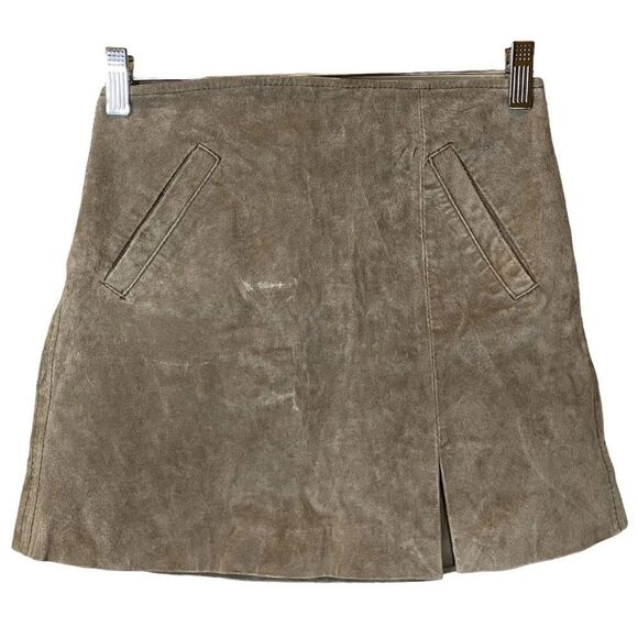 NWT BLANK NYC Suede Mini Skirt In French Taupe Slit Pockets Size 31 - Picture 2 of 5